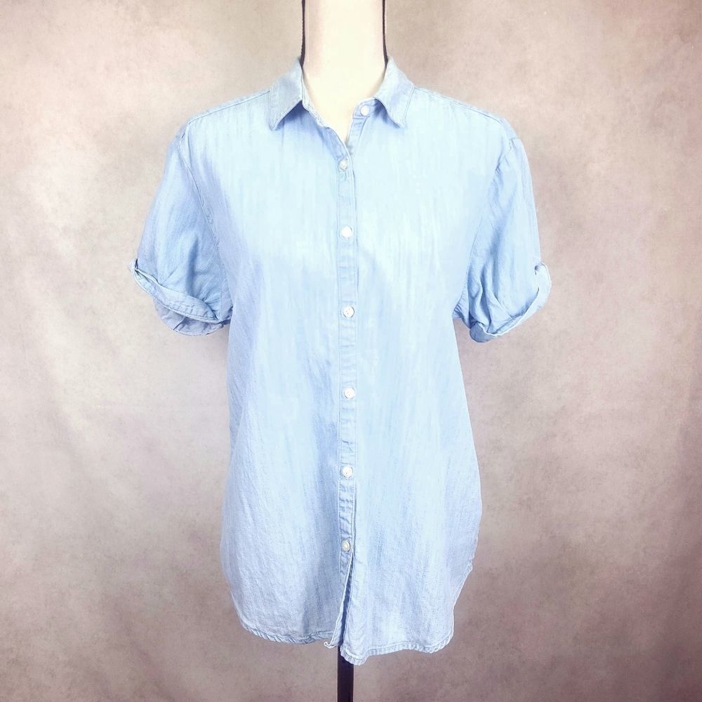 Gap Loose Fit Blue Buttondown Short Sleeve  Shirt with Rolled Cuffs Size XS
